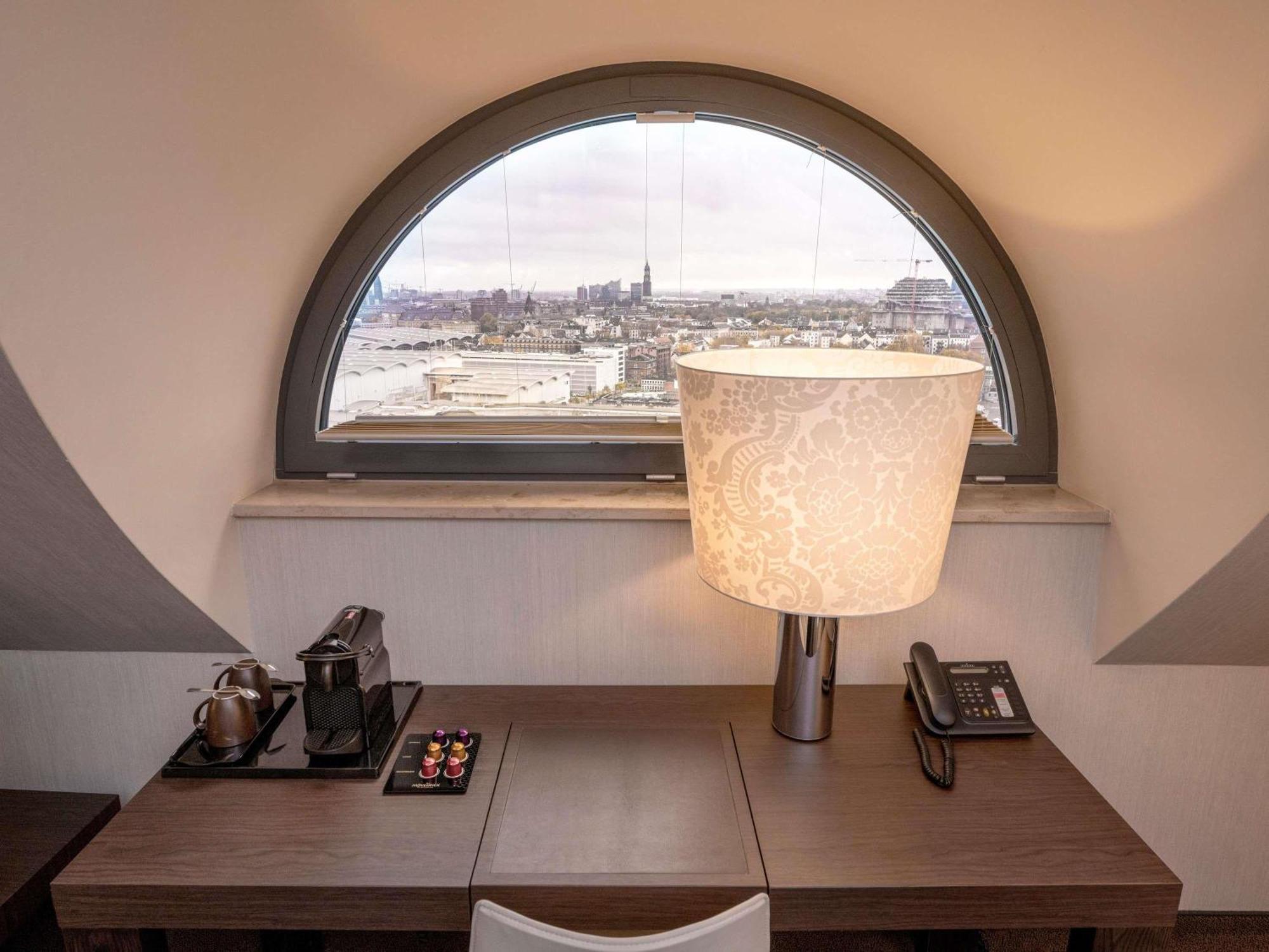 Premium Queen Room