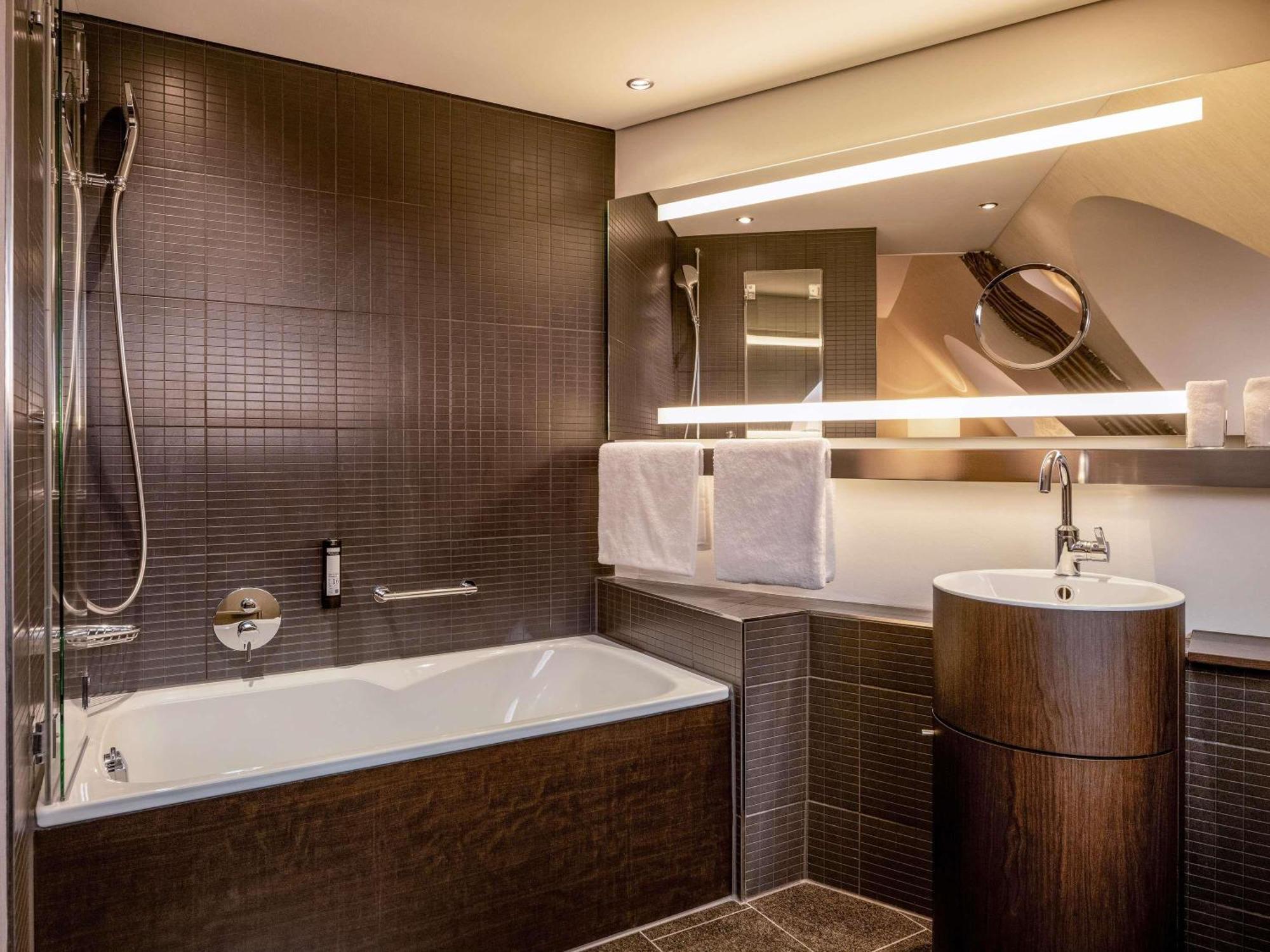 Premium Queen Room