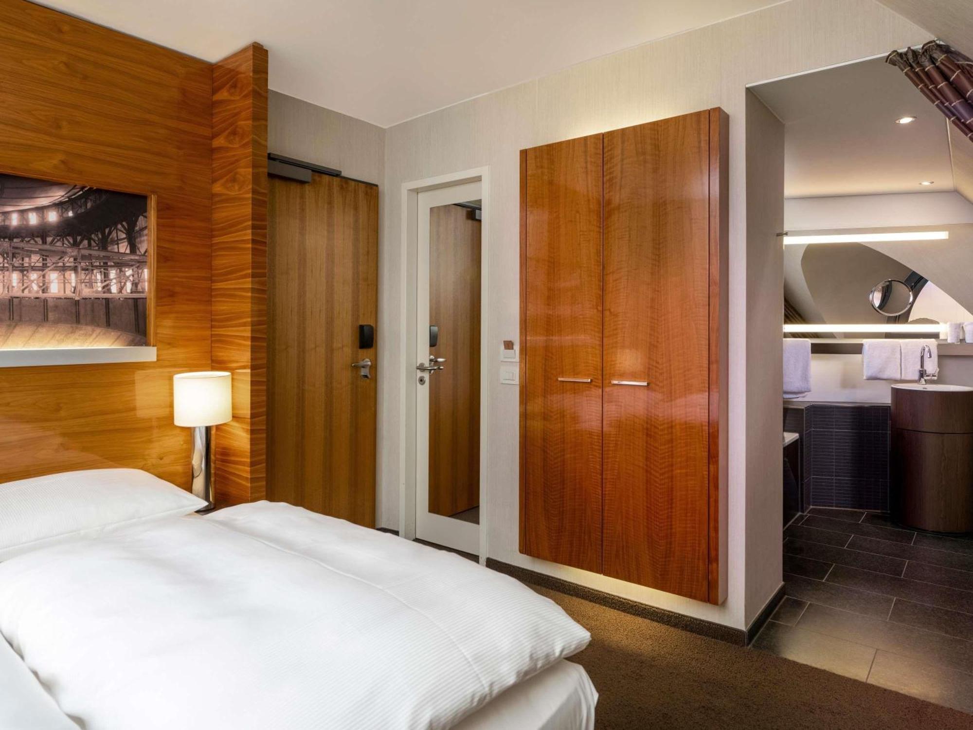 Premium Queen Room