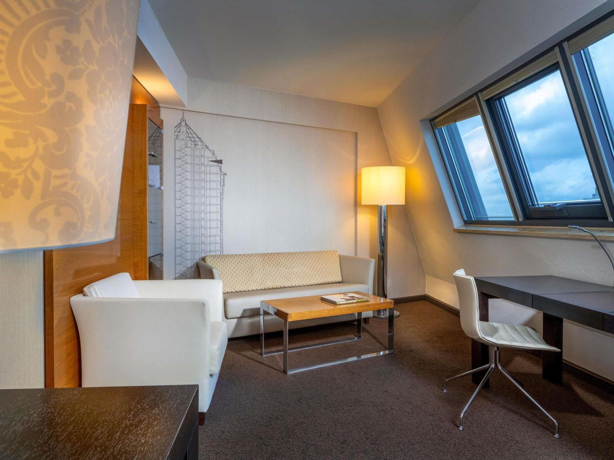 Junior King Suite